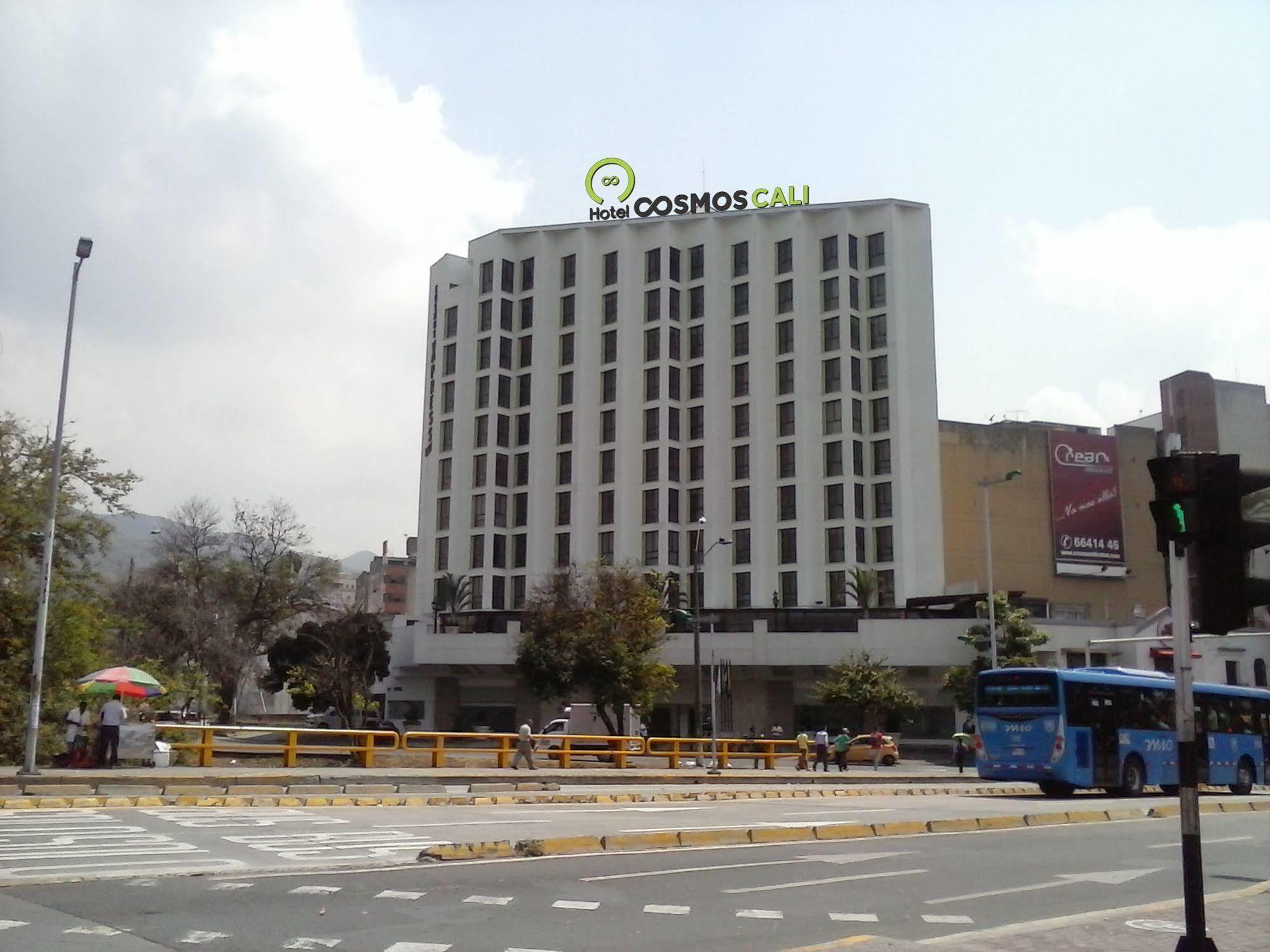 Hotel Cosmos Кали Екстериор снимка